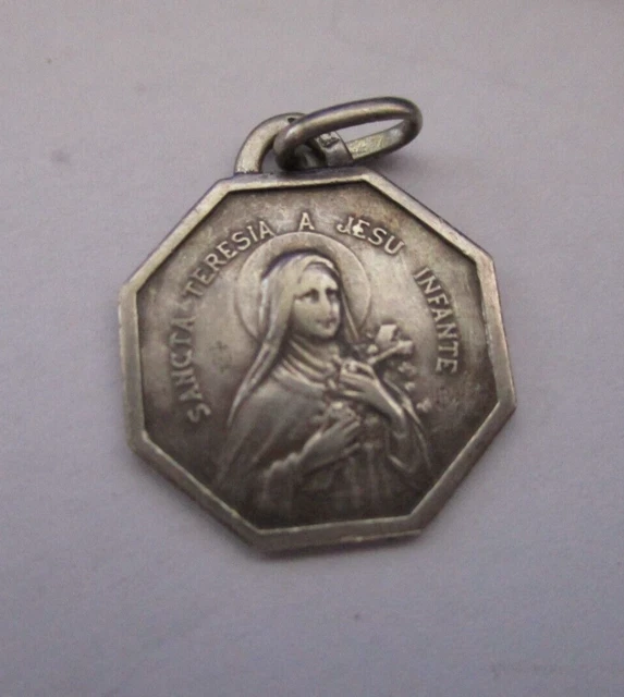 Médaille Sainte Thérèse en Métal Argenté - 10 mm | La Boutique des
