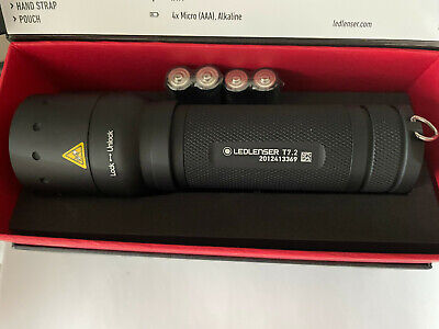 Led Lenser T2QC Lampe torche LED à 4 couleurs 9802QCTP emballage test couleur noire 