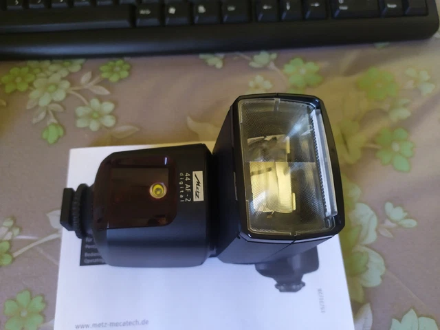 Metz mecablitz 44 AF-2 Digital Flash for Sony Cameras 2