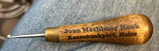 Alfombra de gancho vintage Joan Moshimer trapo enganchado herramienta mango de madera