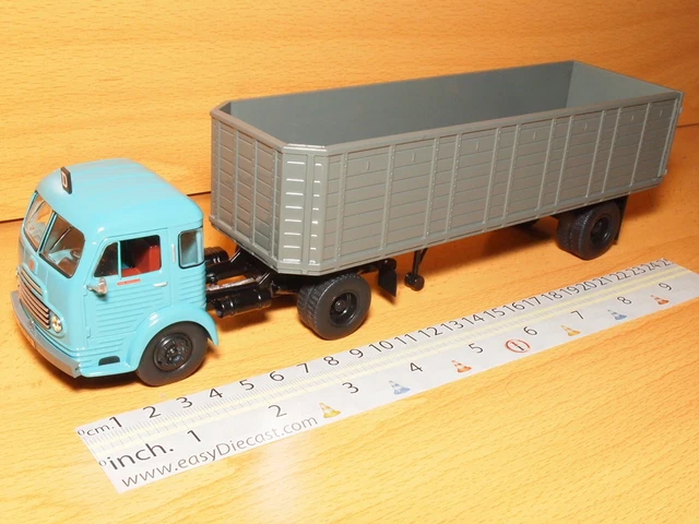 Lot De Camions Remorqueur Chronopost DPD 1/43 - Véhicules Publicitaires Miniatures