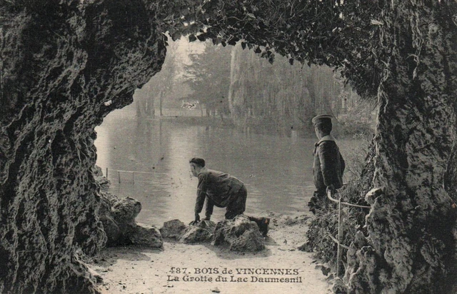 CPA 75 - PARIS. 487. Bois de Vincennes - La Grotte du Lac Daumesnil
