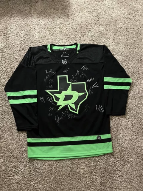 The Dallas Stars new Blackout jersey has arrived! Thoughts? 🧐  #JayAndDanSportsClothes ••• (📸: @dallasstars)