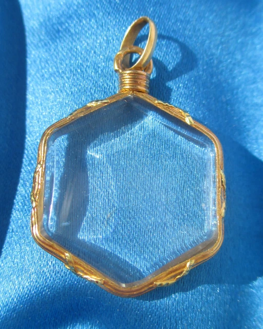 Pendentif Ancien Laiton Doré Avec Onyx Et Porte-photo/mèche - 23x18 Mm