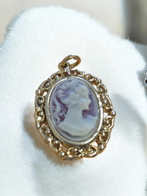 Pendentif Camée Vintage Doré Avec Zircon – Bijou Femme Ancien – Occasion
