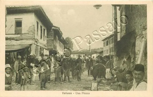 Prima guerra mondiale, Albania - Valona, piazza affollata