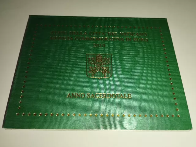 2 Euro Gedenkmünze Vatikan 2010, Neu im Folder, Stgl., Priesterjahr