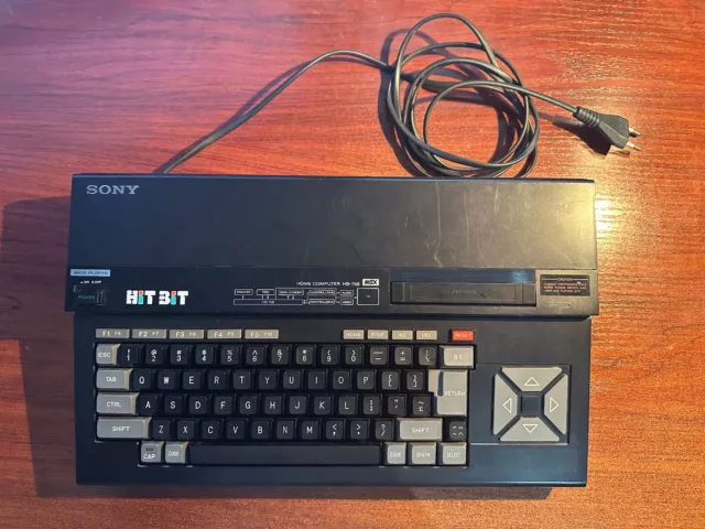 Sony MSX Hit Bit HB-75P. NOT Working. No enciende, para piezas o reparación.