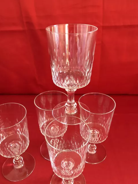 1 verre à eau en cristal de BACCARAT modèle CHAMPIGNY - RICHELIEU écailles 15 cm