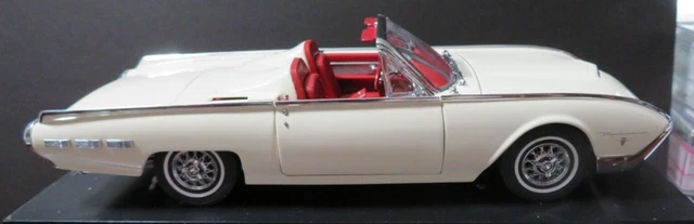 #4 1:24 Danbury Mint 1962 Thunderbird Convertible WITH DISPLAY CASE