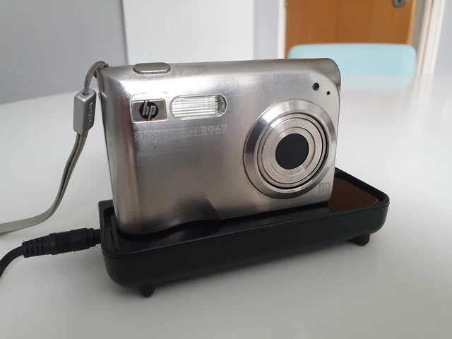 Appareil photo numérique compact 10 mégapixels HP Photosmart R967 batterie neuve 2