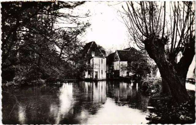 CPA DONZY Le Commandeur Nievre (100495)