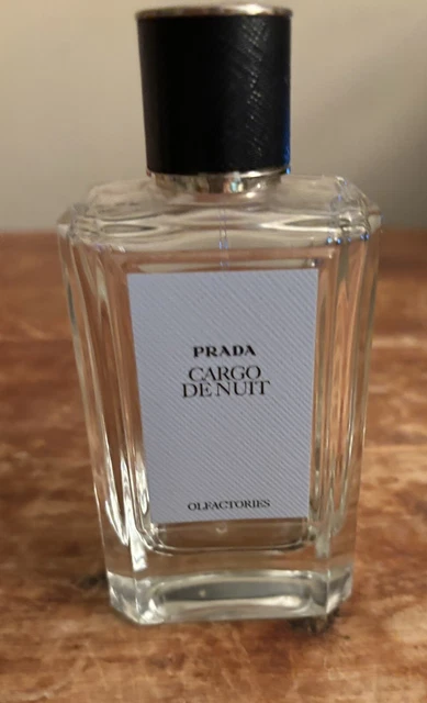 Prada cargo store de nuit