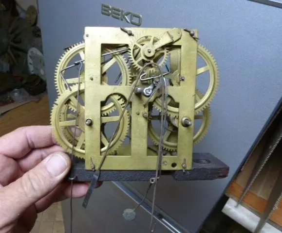 Old-Antique American Weight Driven Movement (N)