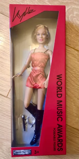 Kylie Minogue WORLD MUSIC AWARDS rare doll figure -N. MINT Jakks Pacific 2003