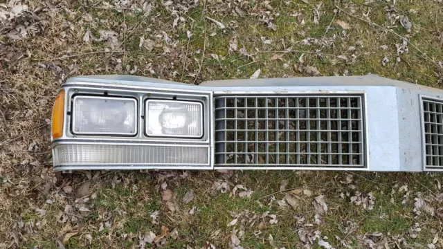 1976 Oldsmobile 98 Front Header Panel Assembly w/Grilles/Lights/Trim