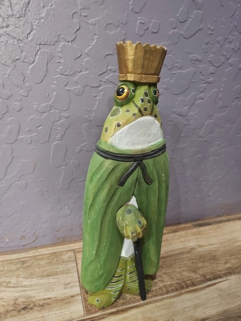 Vtg King Or Prince Charming Wooden Crowned Frog Shabby-chic, country, farmhouse