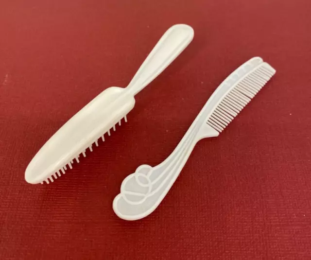 Vintage Mattel 1980's - BARBIE - White Brush & Comb Set / Accessory - Lot 2