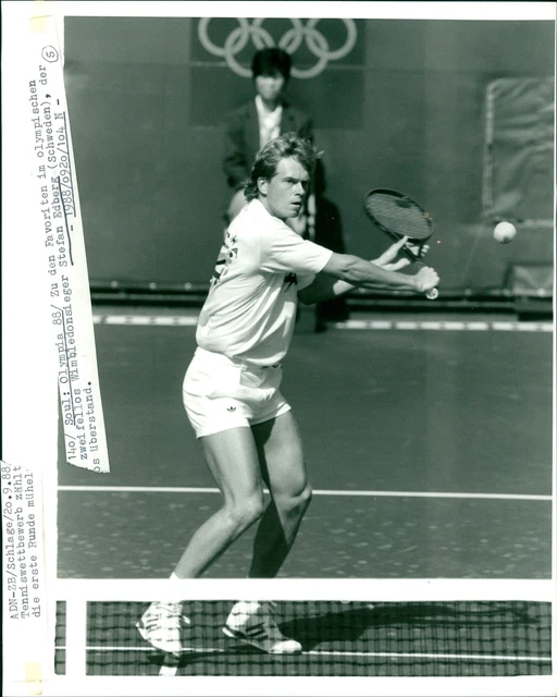 1988 AMONG FAVORITES OLYMPIC FLOS WIMBLEDON WIN... - Vintage Photograph 3795540