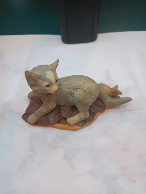 VTG AYNSLEY MASTER CRAFT  HAND PAINTED CAT WITH Mouse FIGURINE