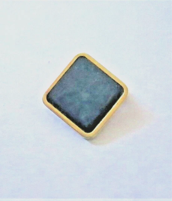 Broche Carrée 'Le Monde En Parfum' Métal Doré Avec Centre Bleu Nuit - Occasion