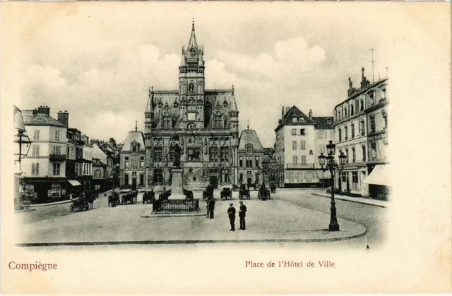 CPA Compiegne - Place de l'Hotel de Ville (1031798)