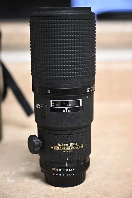 Nikon AF Micro Nikkor 200mm f/4 D Macro Lens (Mint Condition) 2