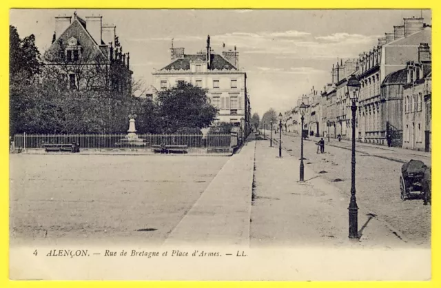 cpa Normandie 61 - ALENÇON (Orne) Rue de BRETAGNE et place d'Armes