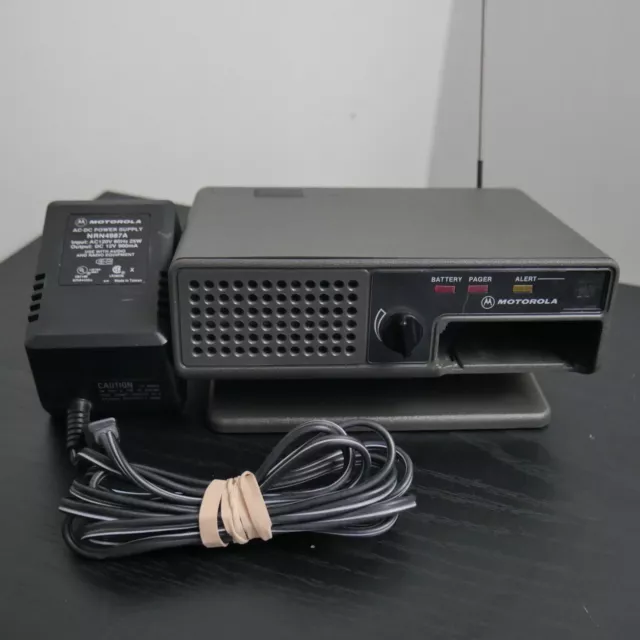 Motorola Minitor II Pager Amplifier Charger NRN 4985B with AC Adapter & Antenna
