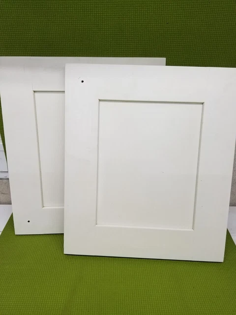 Agitador de puertas de gabinete de cocina usado 17"" de alto por 14 3/4"" de ancho