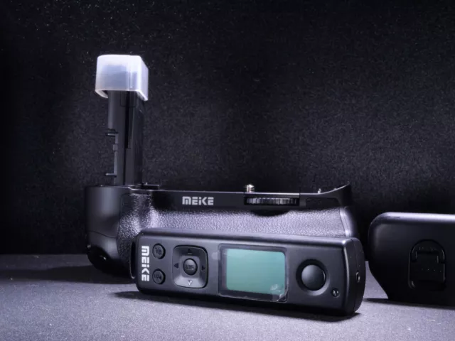 Meike Battery Grip for Canon EOS 7D MARK II DSLR Camera Canon BG-E7 Replacement