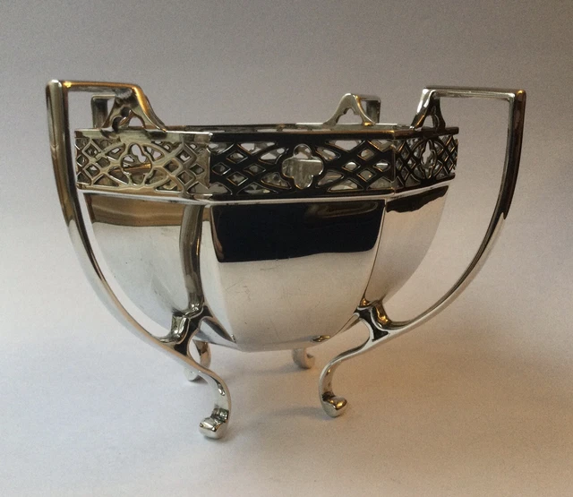 Ciotola argento massiccio arti e mestieri di Roberts and Belk con marchio Sheffield 1911.