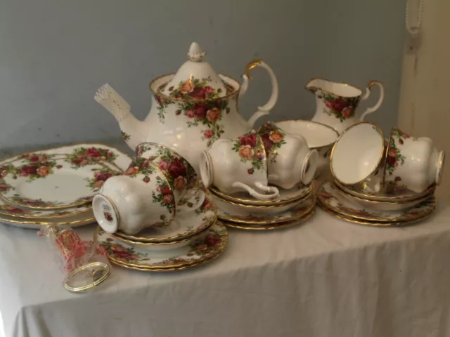 Antique Royal Albert 'Old Country Roses' 23 Piece Tea Set - Never Used