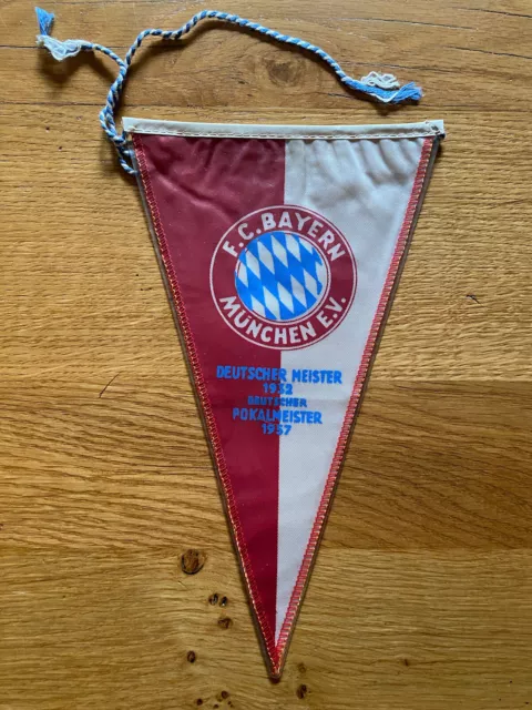 TSV 1860 München Deutscher Meister embroidered pennant size 48 cm x 36 cm 
