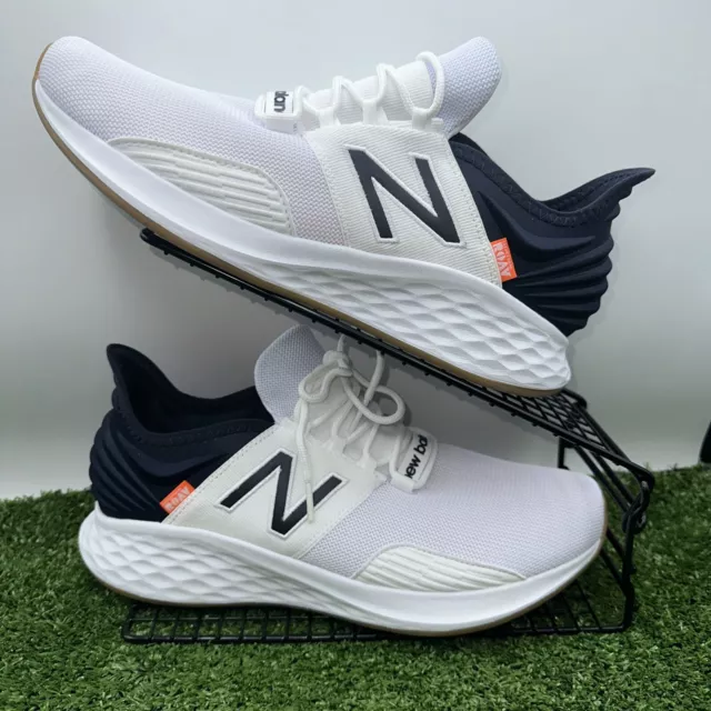 Zapato para correr New Balance, espuma fresca Roav v1 para hombre MROAVRH1 blanco/marino sintetizador de malla