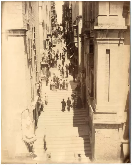 Malta, strada St Lucia  Vintage albumen print,  Tirage albuminé  20x25  Ci