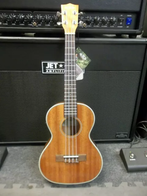 Kala KA-TGE Tenor electro-acoustic & padded gigbag. Fast free shipping.