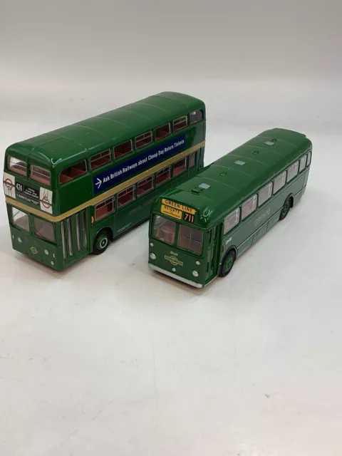 1:76 London Transport Country Buses. Boxed Set Of Two. 999090 EFE.