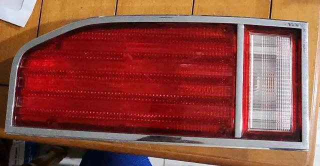 D9Ab 13440 Rh 1979-1991 Ford Ltd Tail Light