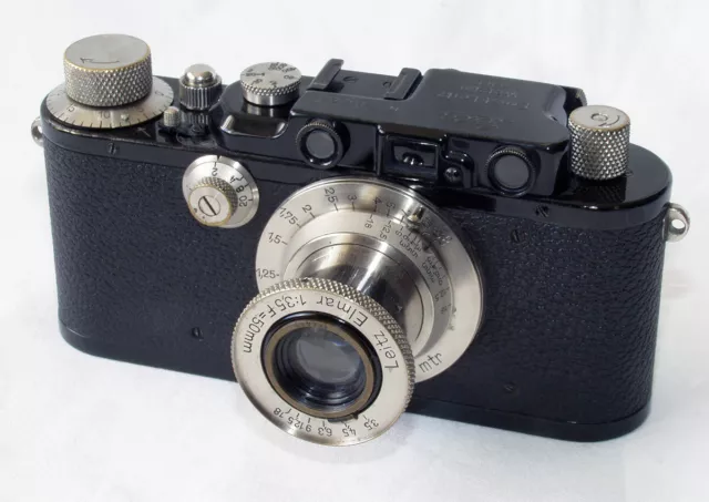 Leica III with Elmar 3.5/5cm, - black/nickel version in clean condition