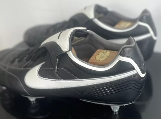 MENS NIKE TIEMPO Black Leather Football Boots Size UK 11 EU 46 US