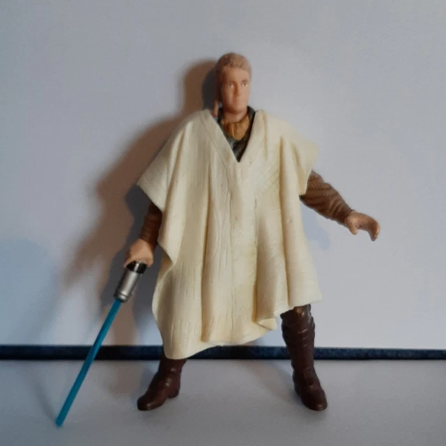 Hasbro Star Wars Anakin Skywalker Transformer - Da Jedi Starfighter A Figura Con Spade Laser Proiettili