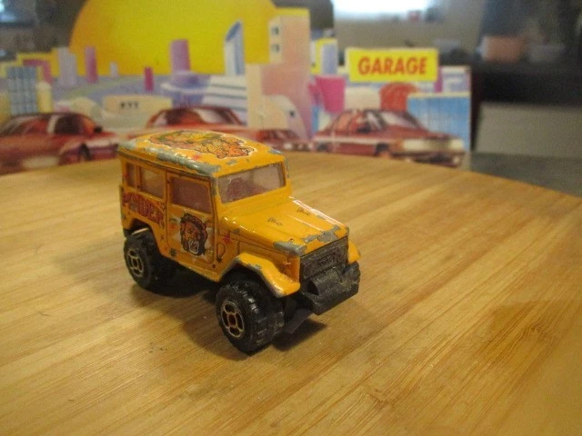 Jouet Majorette Toyota Runner Cirque Pinder - Échelle 1/64 - Occasion