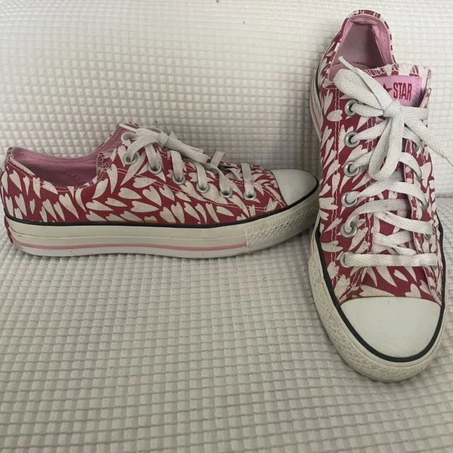 Converse All Star Low Top Red W White Hearts Sz 7 Men Sz 9 Women Rare Preowned