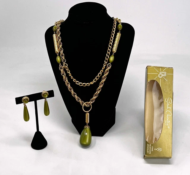 Vintage Sarah Coventry Avocado Green Moonglow Pendent Necklace Clip On Earrings