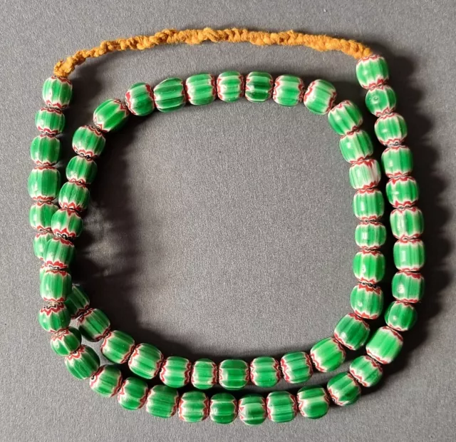Sehr schöne Glas Beads Halskette - Handarbeit - farbige Chevron Beads aus Nepal