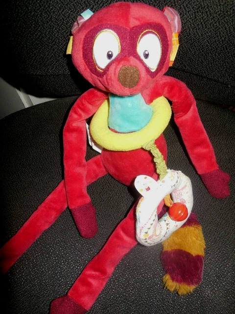 doudou peluche activité lémurien rouge clochette LES LILLIPUTIENS