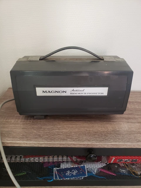 Projecteur De Cinéma Magnon Duomatic DX 80 – Super 8, Très Bon état