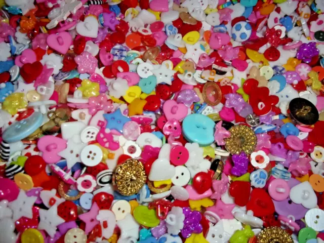 Job Lot Mixed Sewing Craft Buttons In Plastic Tub Novelty & Everyday 300g