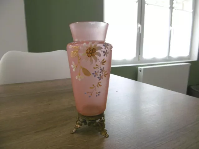 ancien vase en verre émaillé monture bronze